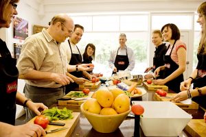 7 Tips For Cooking Like A Professional Chef This Thanksgiving