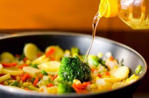 Reasons To Consider Not To Re-Use Vegetable Oils