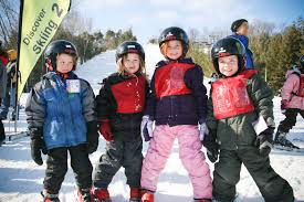Keep Your Kids Safe and Comfortable With These Winter Skiing Tips