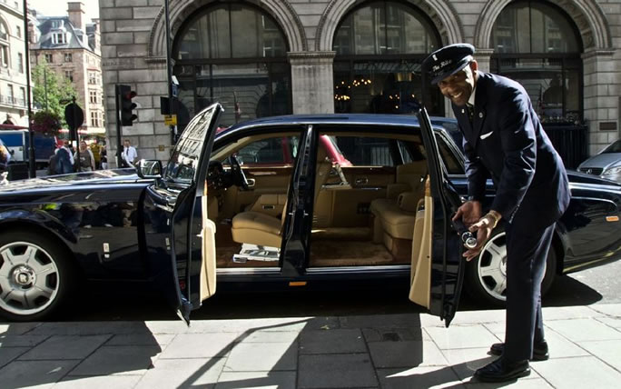 Treat Your VIP Clients Right With Professional Chauffeur Services