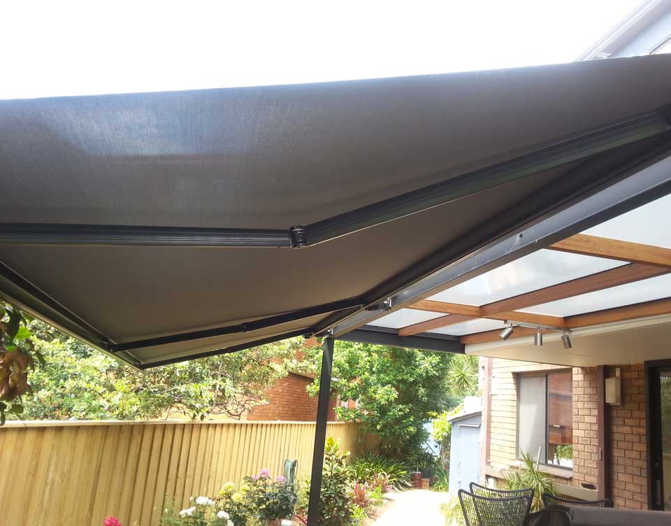 4 Great Reasons For Getting A Folding Arm Awning