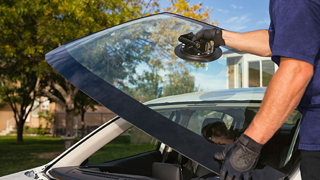 Replacing The Windscreen In Your Car – A Brief Guide