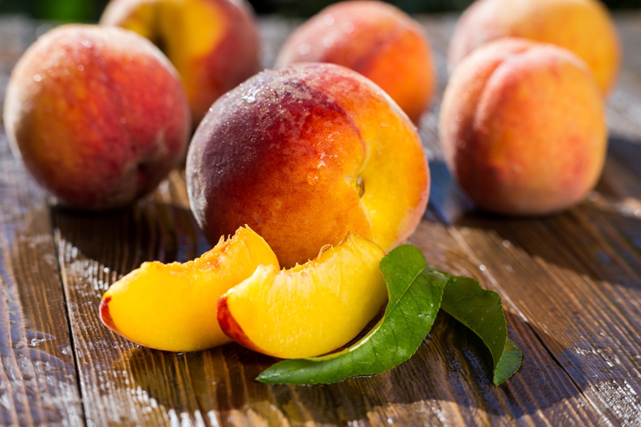 9 Good Reasons To Add Peaches To Your Daily Diet