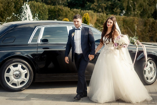 Why Should You Hire A Chauffeur Service for Your Wedding?
